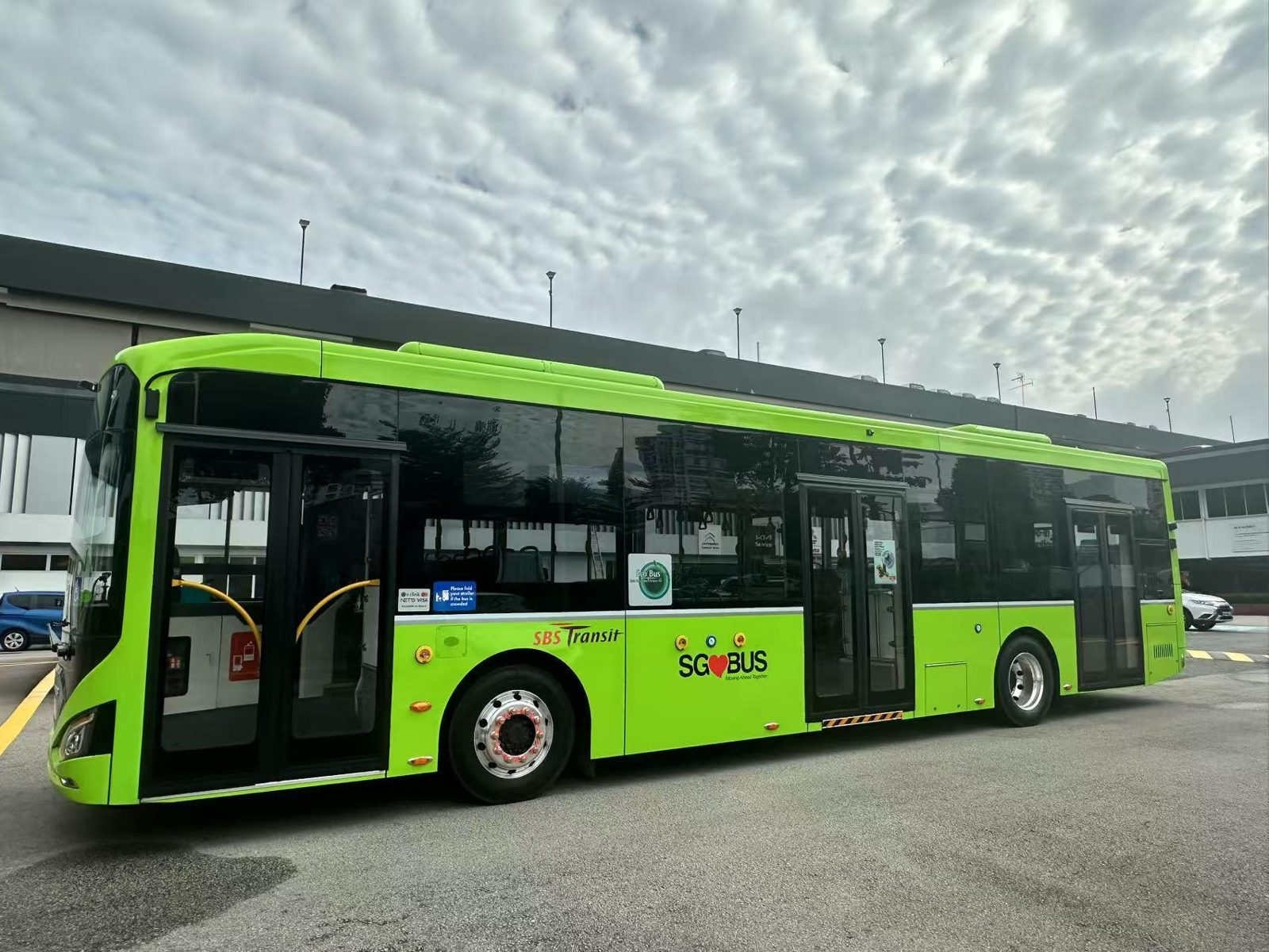 Zhongtong 12-metre electric bus in Singapore public bus livery